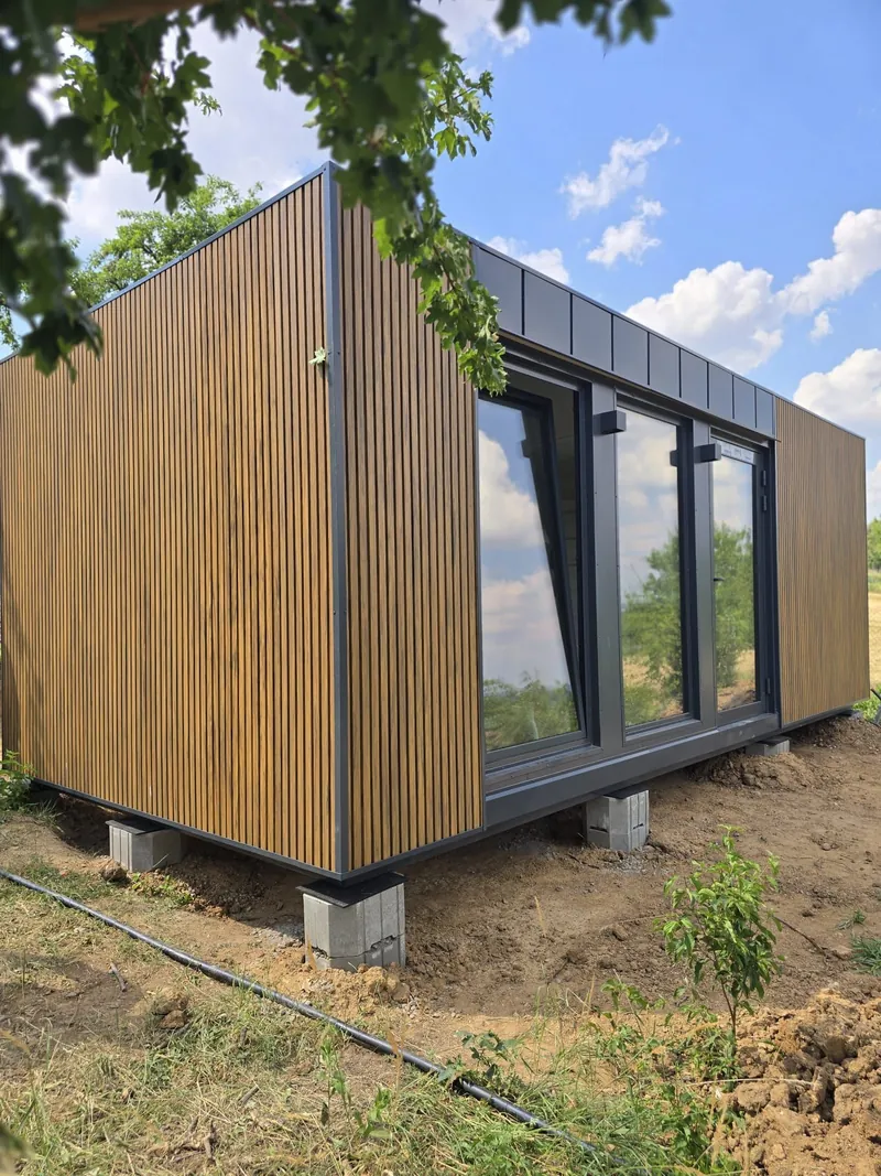 Module on screw foundations, ready to be extended