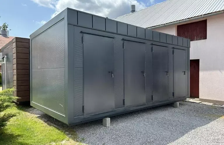 Sanitary container with anthracite facade