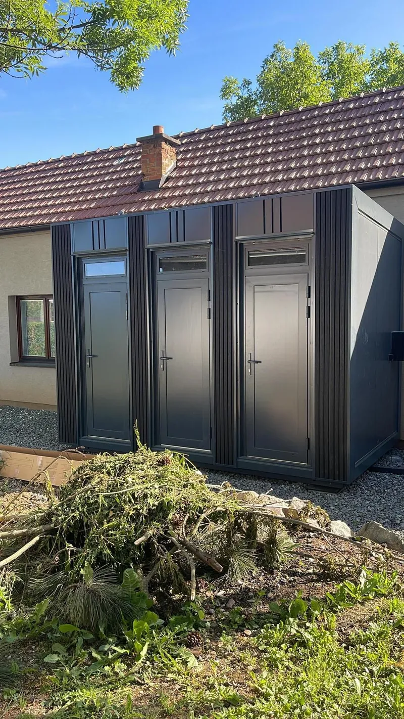 Sanitary container with several entrance doors